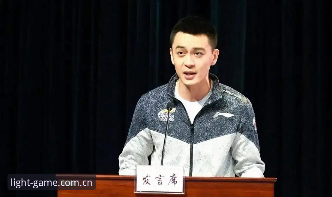 压力与进球的拉锯战——杨鸣揭秘C罗处境，看爱游戏体育如何解读前锋们的“进球潮”